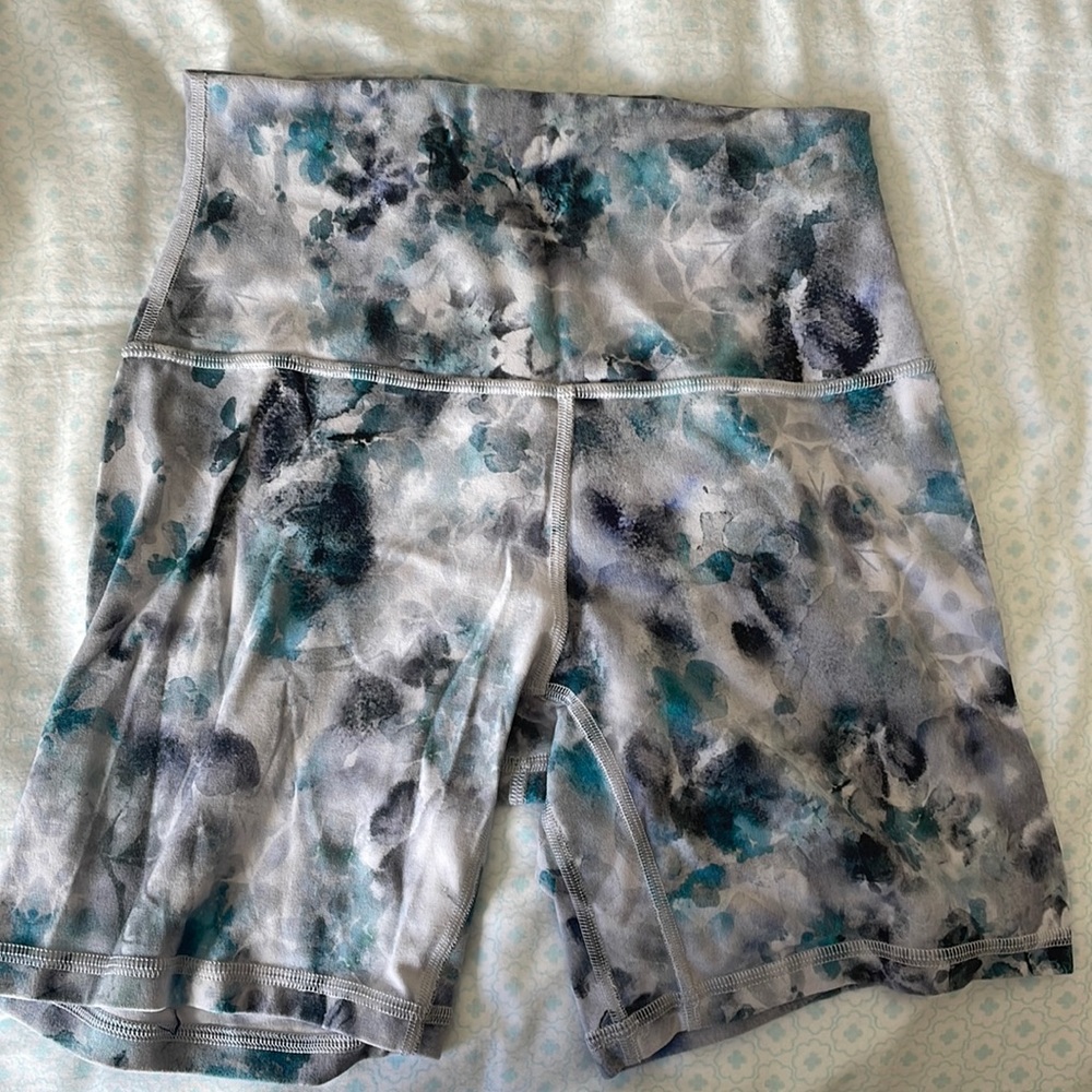 Lululemon Align 6in Biker Shorts in Kaleidofloral Multi